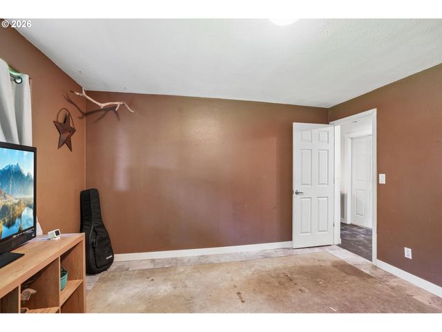 103 N 21ST Ave, Kelso, WA 98626