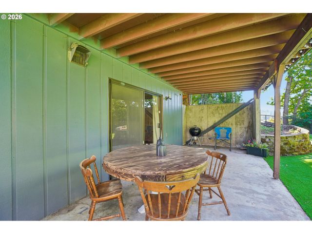 103 N 21ST Ave, Kelso, WA 98626