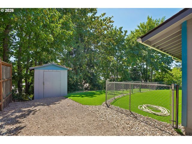 103 N 21ST Ave, Kelso, WA 98626