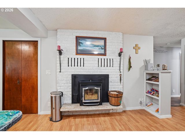 103 N 21ST Ave, Kelso, WA 98626