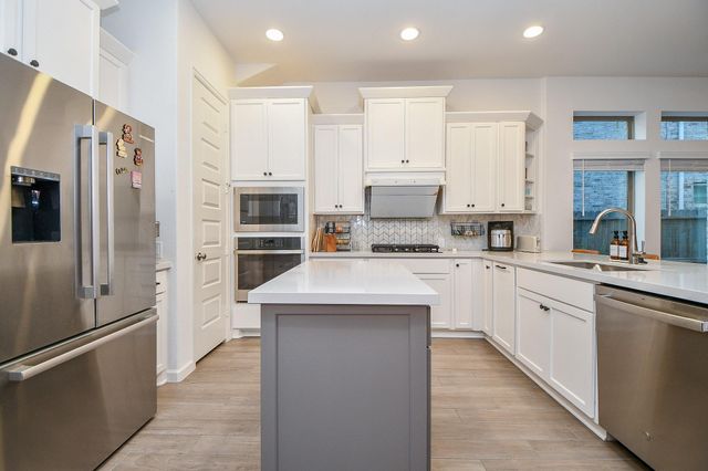 114 Hazelnut Drive, Richmond, TX 77406