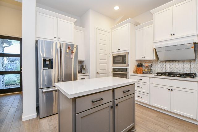 114 Hazelnut Drive, Richmond, TX 77406