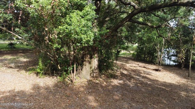 839 Graveline Road, Gautier, MS 39553