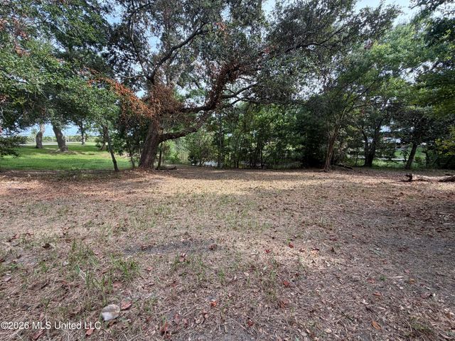 839 Graveline Road, Gautier, MS 39553