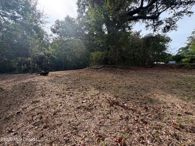 839 Graveline Road, Gautier, MS 39553
