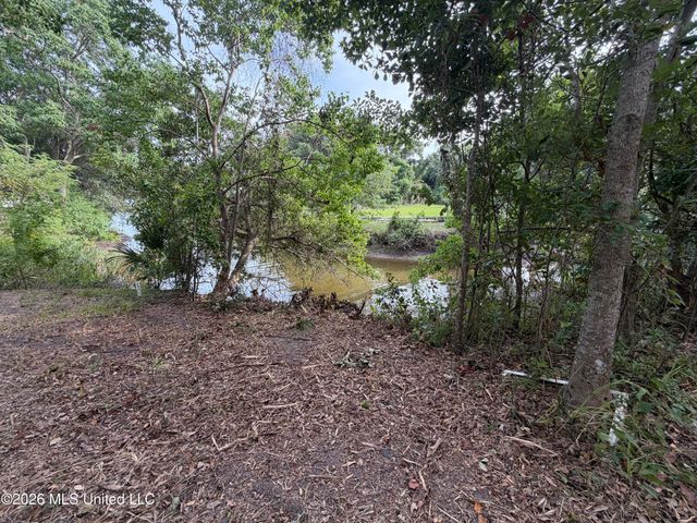 839 Graveline Road, Gautier, MS 39553