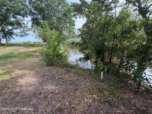 839 Graveline Road, Gautier, MS 39553