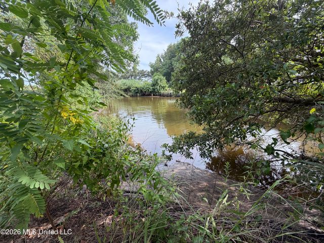 839 Graveline Road, Gautier, MS 39553