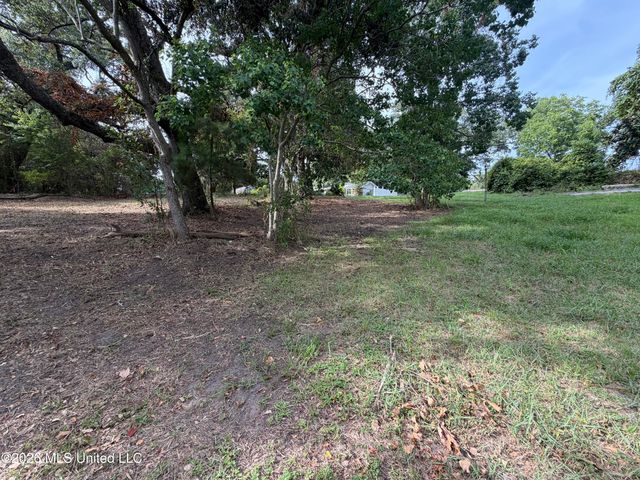 839 Graveline Road, Gautier, MS 39553
