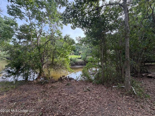 839 Graveline Road, Gautier, MS 39553