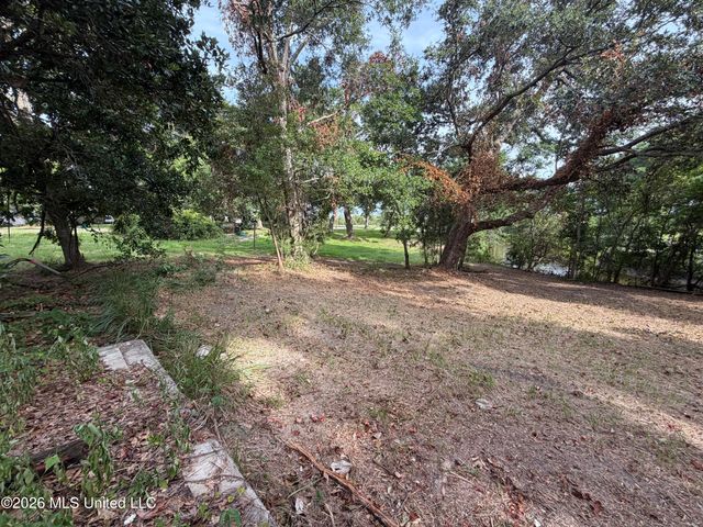 839 Graveline Road, Gautier, MS 39553