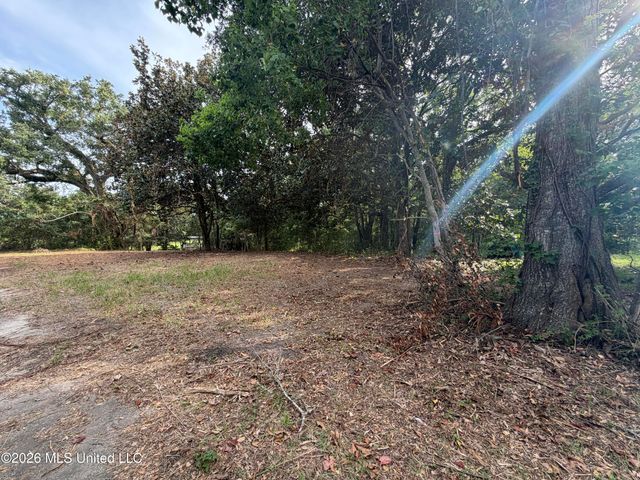 839 Graveline Road, Gautier, MS 39553