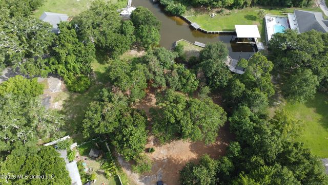 839 Graveline Road, Gautier, MS 39553