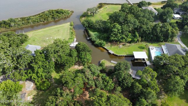839 Graveline Road, Gautier, MS 39553