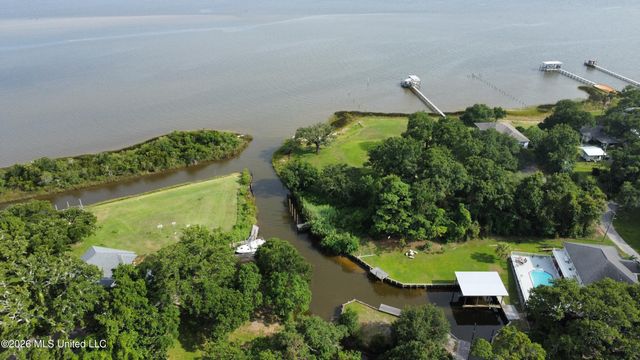 839 Graveline Road, Gautier, MS 39553