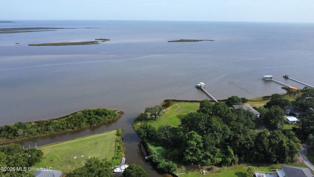 839 Graveline Road, Gautier, MS 39553