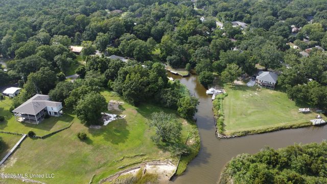 839 Graveline Road, Gautier, MS 39553
