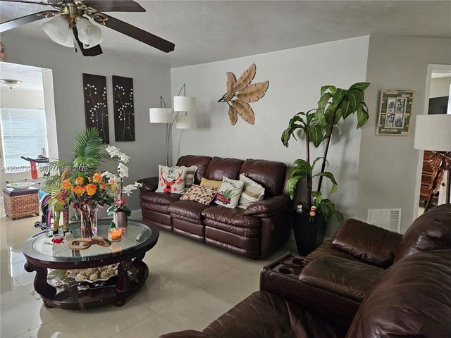 3431-3433 SW 4th St, Miami, FL 33135