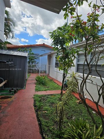 3431-3433 SW 4th St, Miami, FL 33135