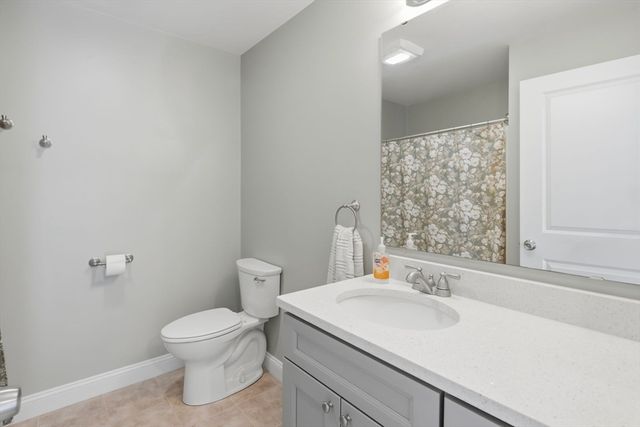 5 Peter St. D, Uxbridge, MA 01569
