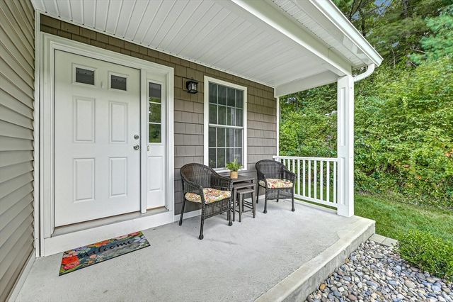 5 Peter St. D, Uxbridge, MA 01569
