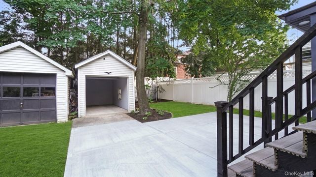 128 E 238th Street, Bronx, NY 10470
