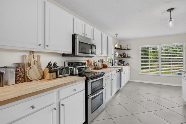5758 Benbow Court, Port St. Lucie, FL 34986