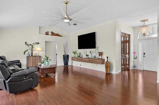 5758 Benbow Court, Port St. Lucie, FL 34986