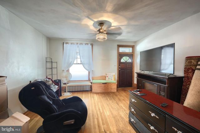 509 W BROADWAY, Red Lion, PA 17356