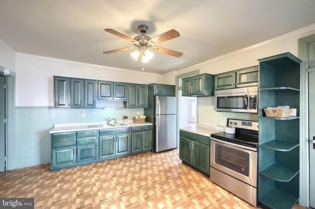 509 W BROADWAY, Red Lion, PA 17356