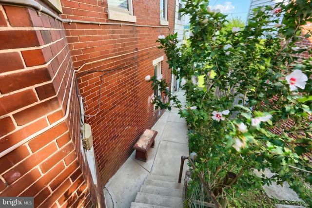 509 W BROADWAY, Red Lion, PA 17356