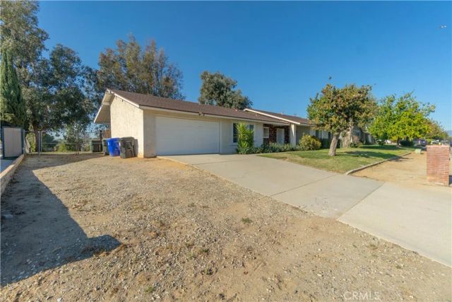 5795 Lucretia, Jurupa Valley, CA 91752