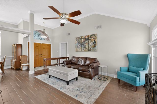 209 Brian Way, Red Oak, TX 75154