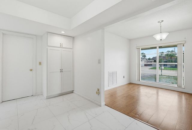 22229 SW 65th Terrace, Boca Raton, FL 33428