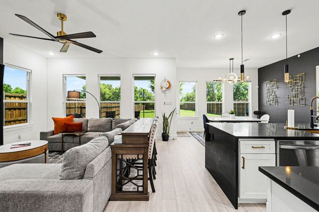 2742 Marjorie Avenue, Dallas, TX 75216