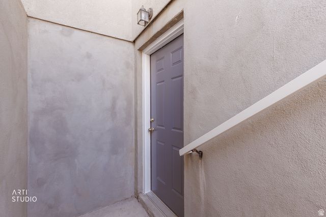 6618 S SCARSBOROUGH LN, West Jordan, UT 84084