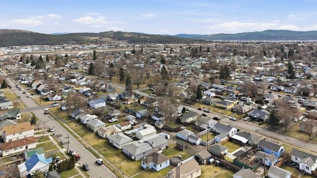 2318 E Columbia Ave, Spokane, WA 99208