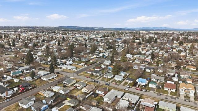 2318 E Columbia Ave, Spokane, WA 99208
