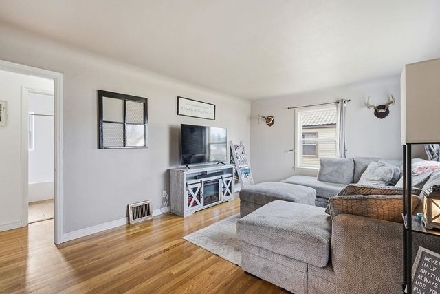 2318 E Columbia Ave, Spokane, WA 99208