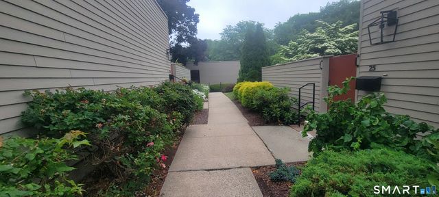 37 Charlton Hill Road 37, Hamden, CT 06518