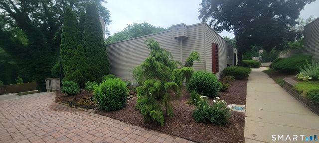 37 Charlton Hill Road 37, Hamden, CT 06518