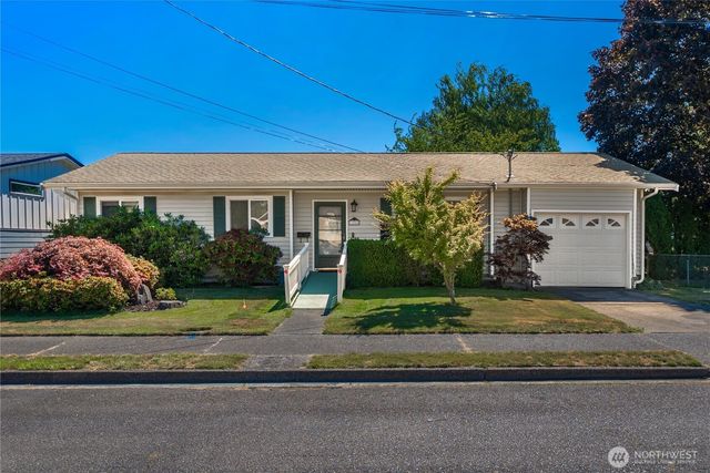 3008 Crane Avenue, Bremerton, WA 98310