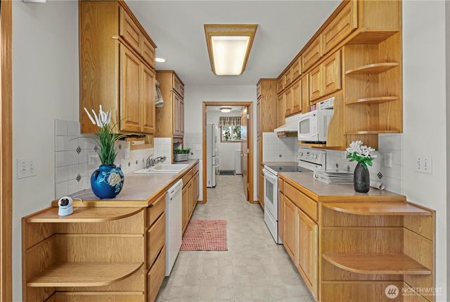 3008 Crane Avenue, Bremerton, WA 98310