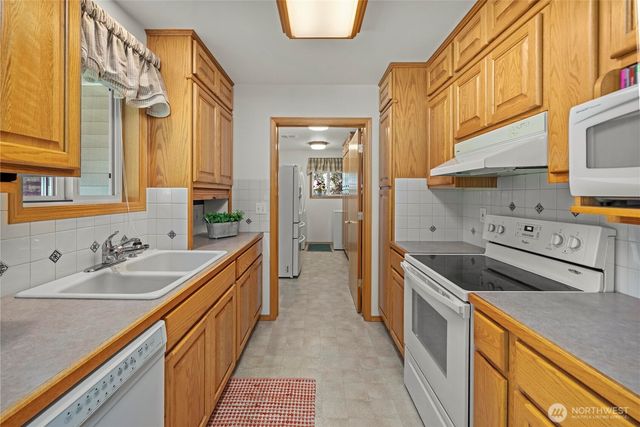 3008 Crane Avenue, Bremerton, WA 98310