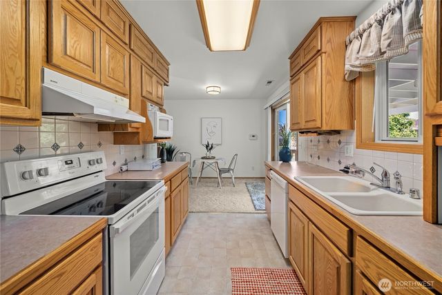 3008 Crane Avenue, Bremerton, WA 98310
