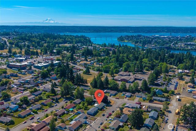 3008 Crane Avenue, Bremerton, WA 98310