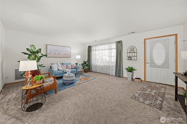 3008 Crane Avenue, Bremerton, WA 98310