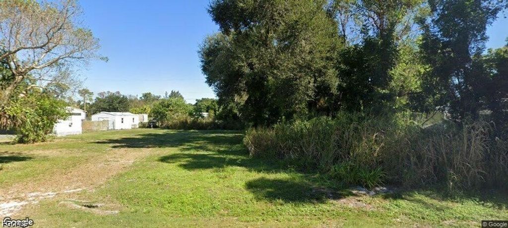 8229 Penny DR, North Fort Myers, FL 33917