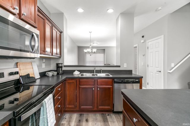 411 Abbey Street, South Bend, IN 46637