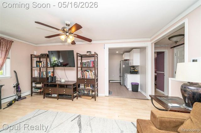 21001 Parker Street, Farmington, MI 48336